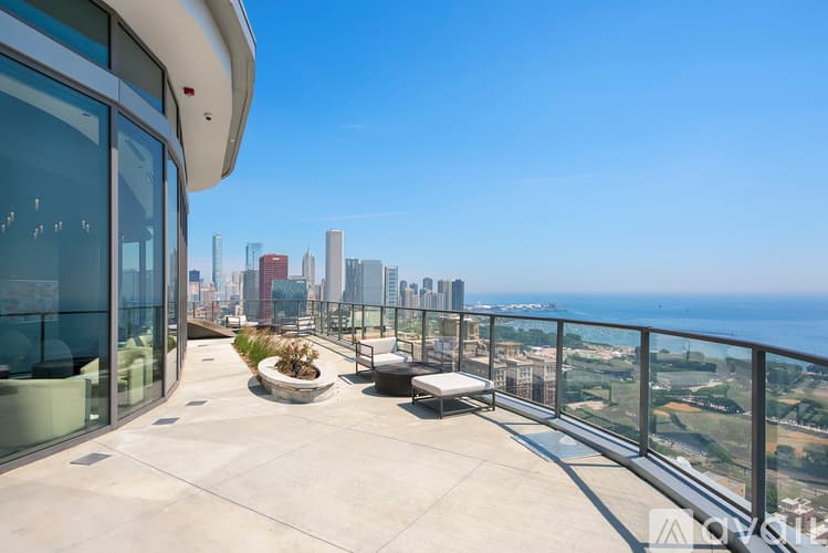 Chicago Apartment: 1003 S State St