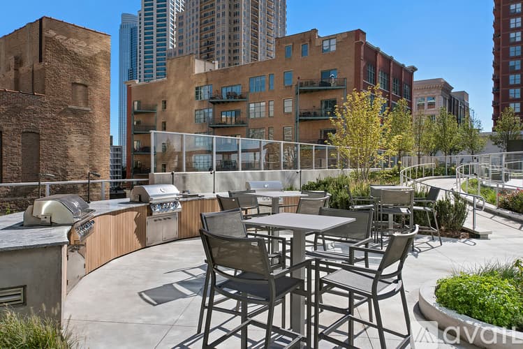 Chicago Apartment: 1003 S State St