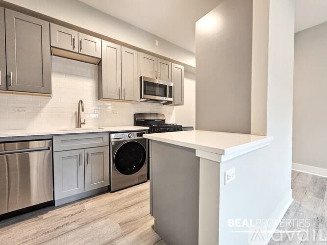 Evanston Apartment: 1133 Oak Ave