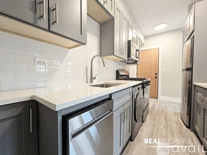 Evanston Apartment: 1133 Oak Ave