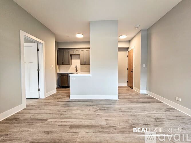 Evanston Apartment: 1133 Oak Ave