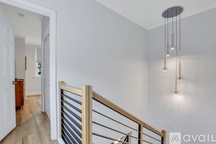 Savannah Apartment: 101 E Gaston St