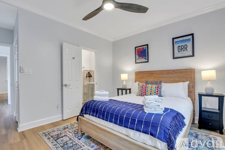 Savannah Apartment: 101 E Gaston St