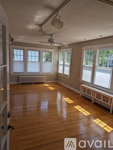 Hamden Apartment: 25 Winnett Street