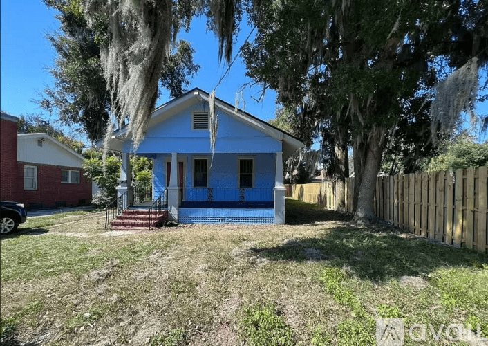 Jacksonville House: 7266 Barberie St