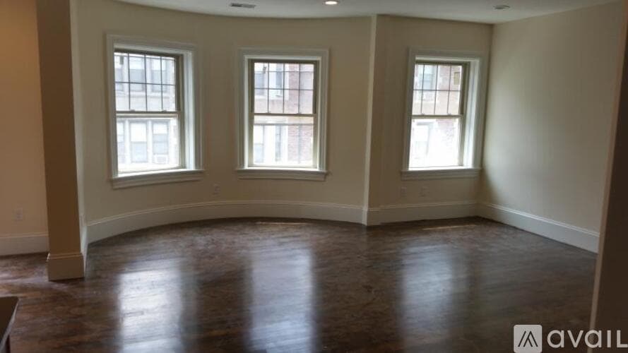 Boston Apartment: 29 Commonwealth Terrace