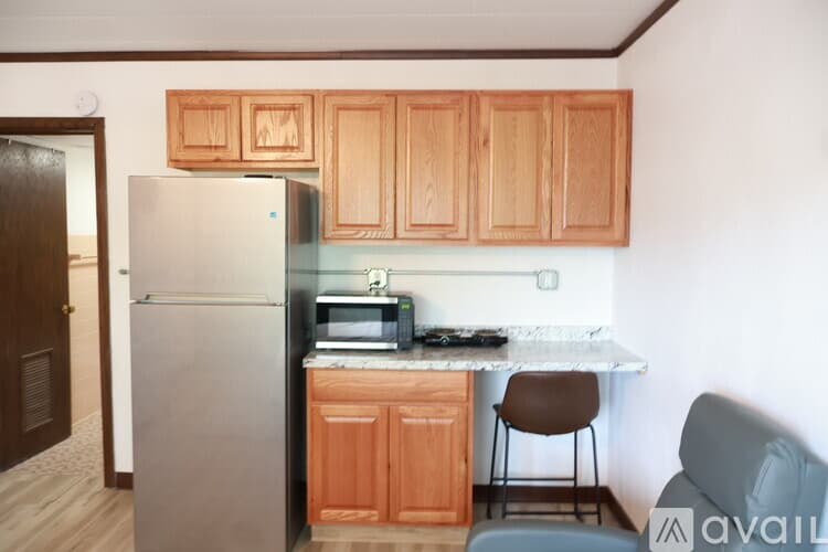 Elroy Apartment: 413 South Main Street