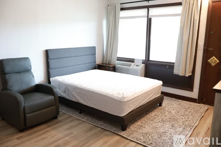 Elroy Apartment: 413 South Main Street