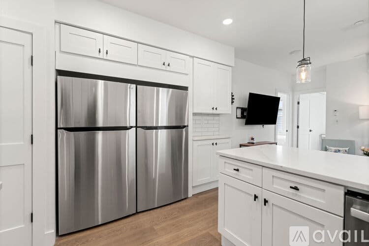 Boston Apartment: 621 E 8th St
