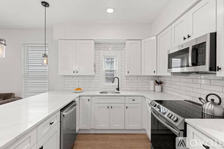Boston Apartment: 621 E 8th St