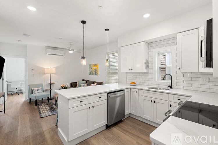 Boston Apartment: 621 E 8th St
