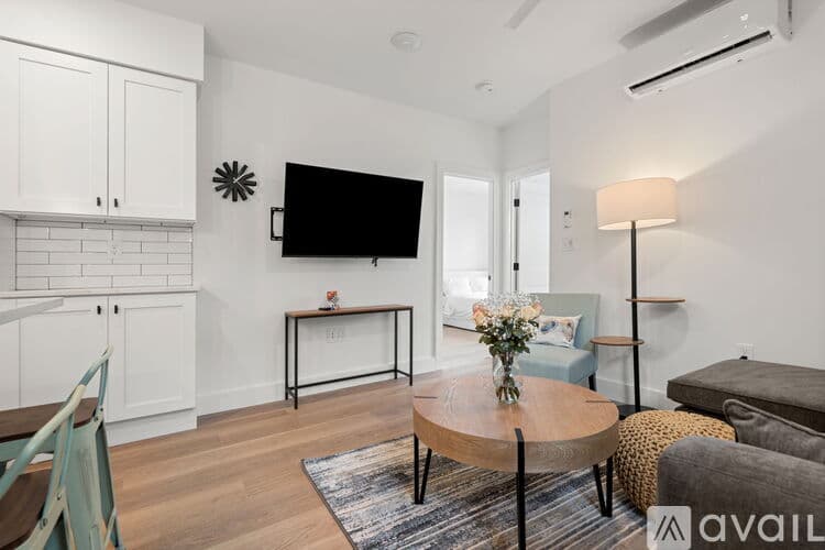 Boston Apartment: 621 E 8th St