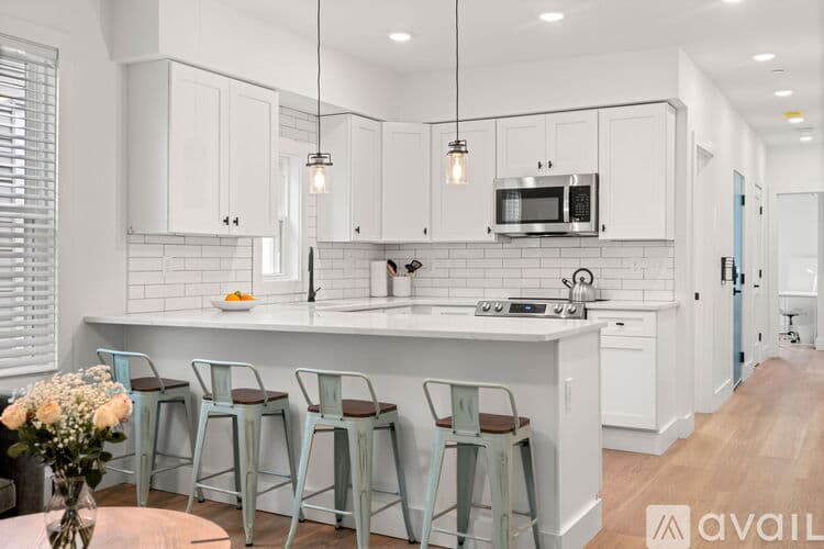 Boston Apartment: 621 E 8th St