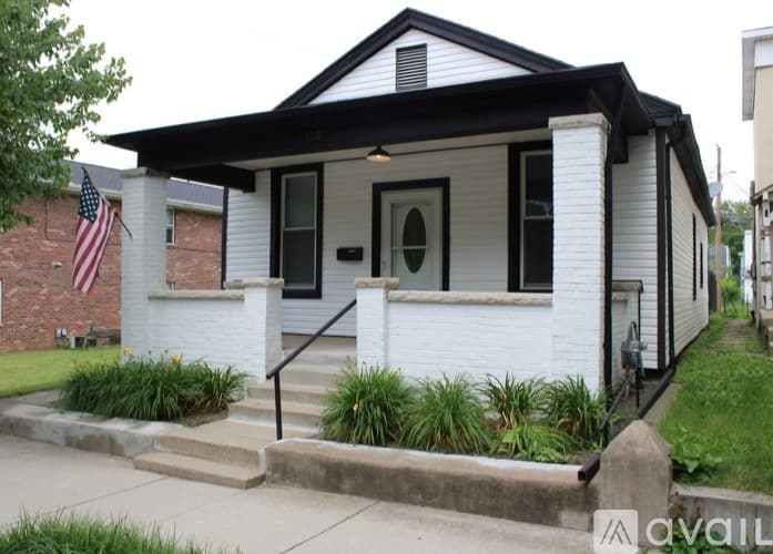 Lafayette House: 1110 North St
