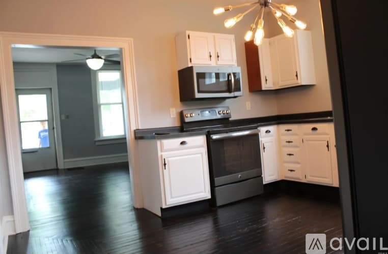 Lafayette House: 1110 North St