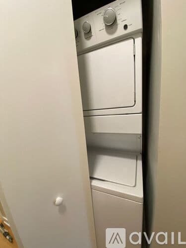 Chicago Apartment: 1741 W Wallen Ave
