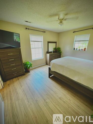 Seneca House: 367 East Reedy Fork Road