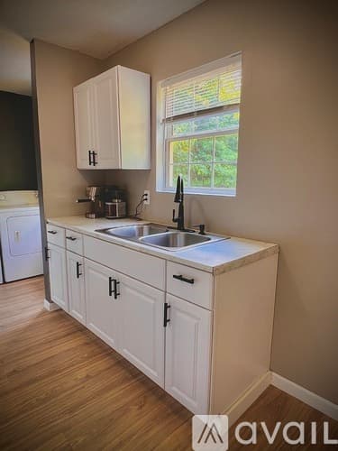 Seneca House: 367 East Reedy Fork Road