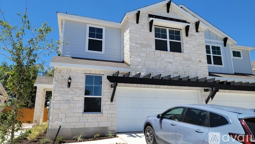 Leander Townhome: 1527 Fenton Hill Drive