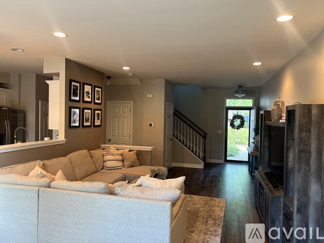 St. Charles Townhome: 6 N 365 Whitmore Circle