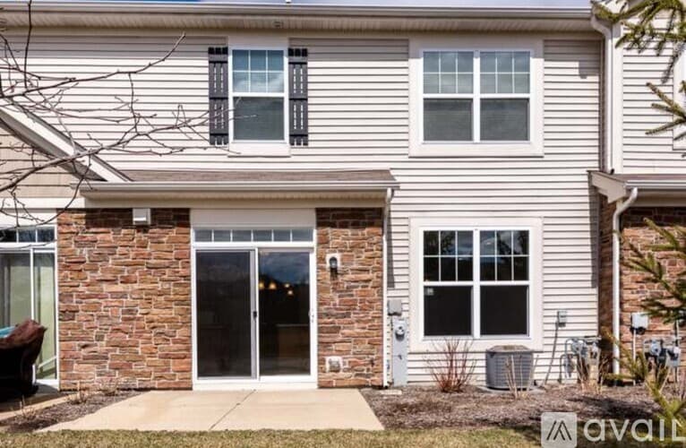 St. Charles Townhome: 6 N 365 Whitmore Circle