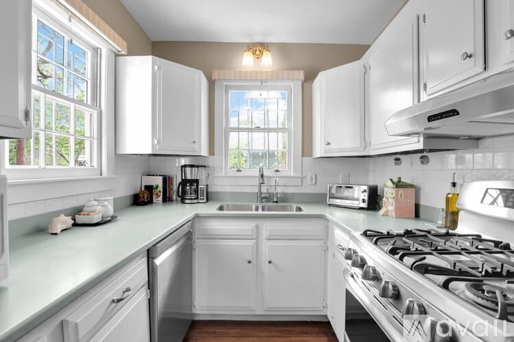 Savannah Townhome: 322 Price St