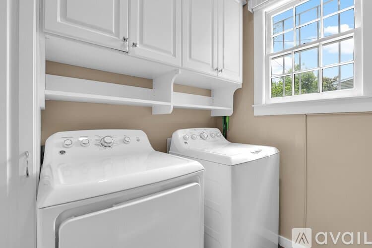 Savannah Townhome: 322 Price St