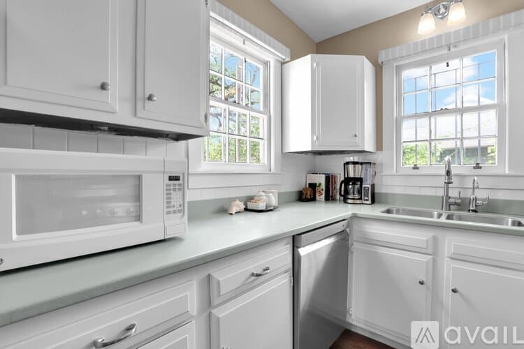 Savannah Townhome: 322 Price St