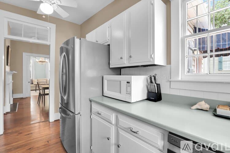 Savannah Townhome: 322 Price St