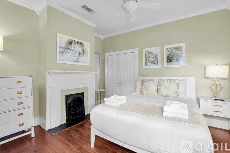 Savannah Townhome: 322 Price St