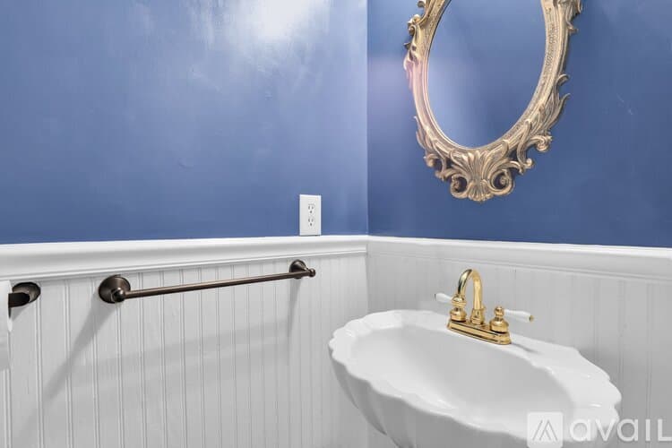 Savannah Townhome: 322 Price St