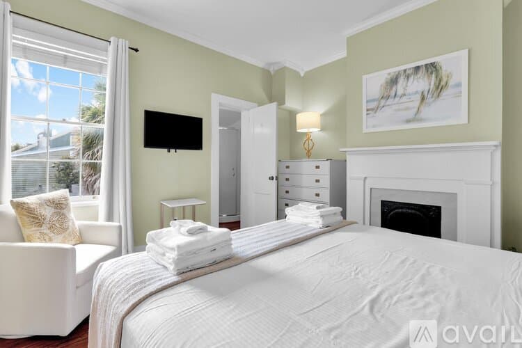 Savannah Townhome: 322 Price St
