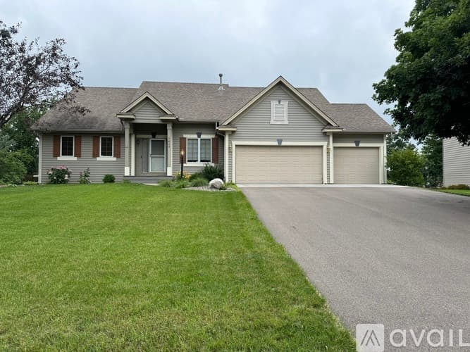 Woodbury House: 3800 Monticello Dr