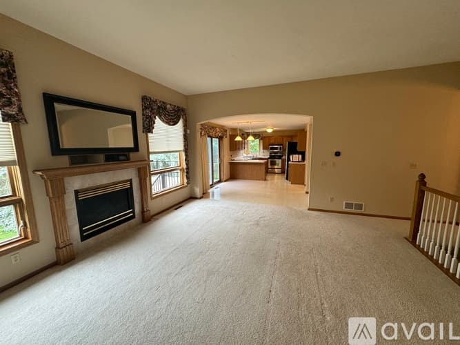 Woodbury House: 3800 Monticello Dr