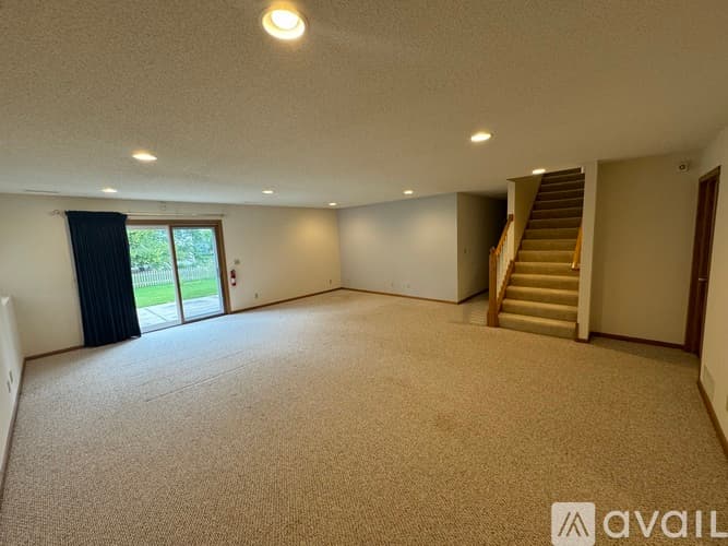 Woodbury House: 3800 Monticello Dr