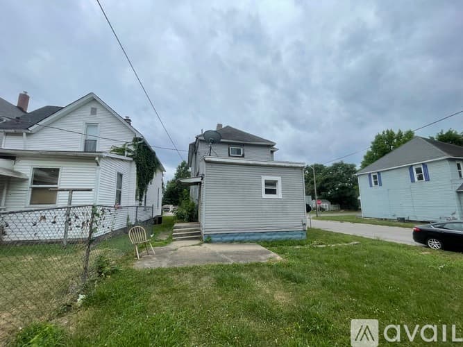 Terre Haute Apartment: 2000 Locust St