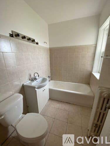 Chicago Apartment: 6305 N Washtenaw Ave