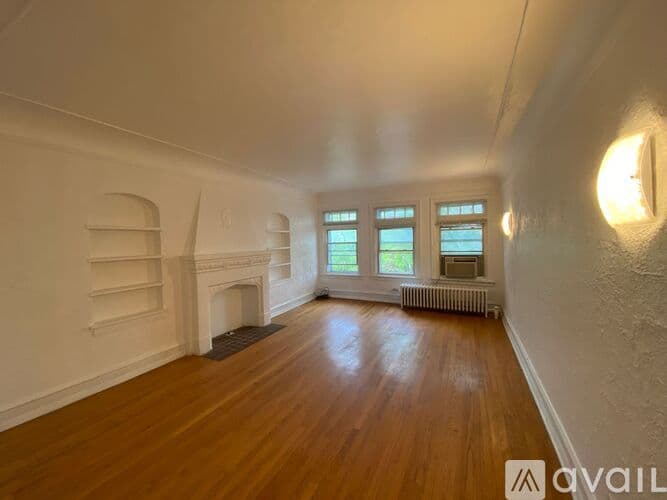 Chicago Apartment: 6305 N Washtenaw Ave