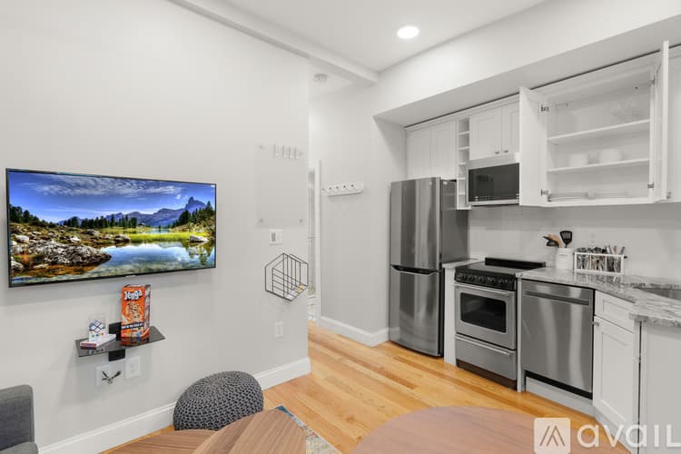 Boston Apartment: 15 Snow Hill St