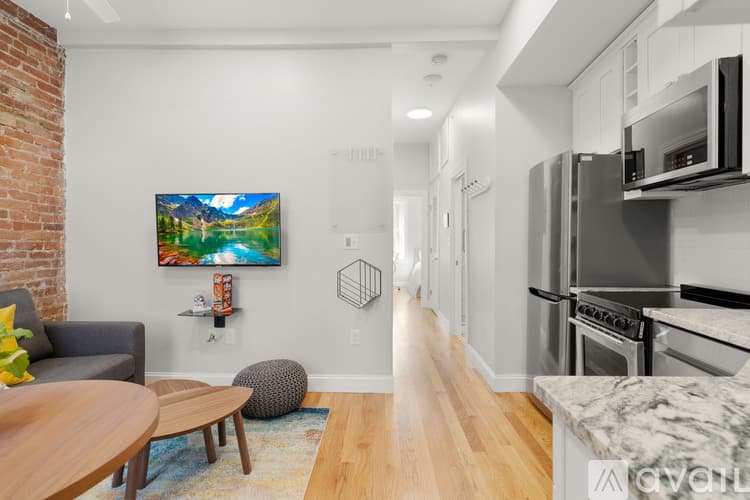 Boston Apartment: 15 Snow Hill St
