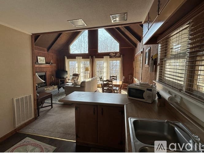 Dillard House: 490 Chalet Village Dr