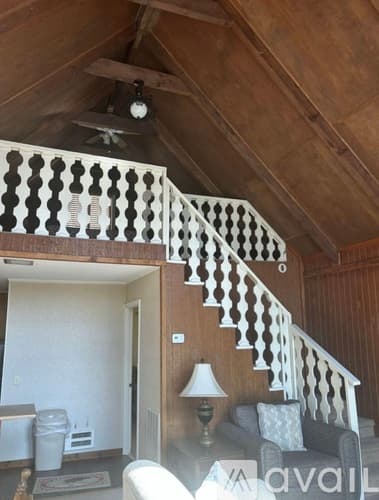 Dillard House: 490 Chalet Village Dr