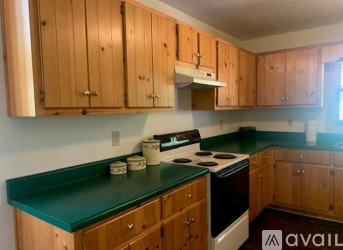 Dillard House: 560 Chalet Village Dr