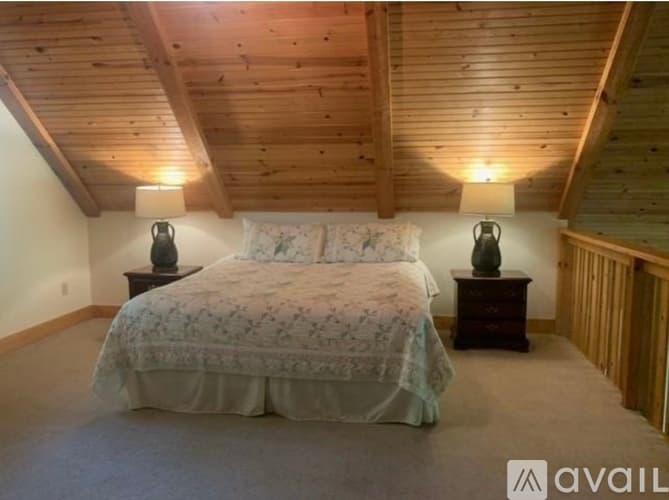 Dillard House: 560 Chalet Village Dr
