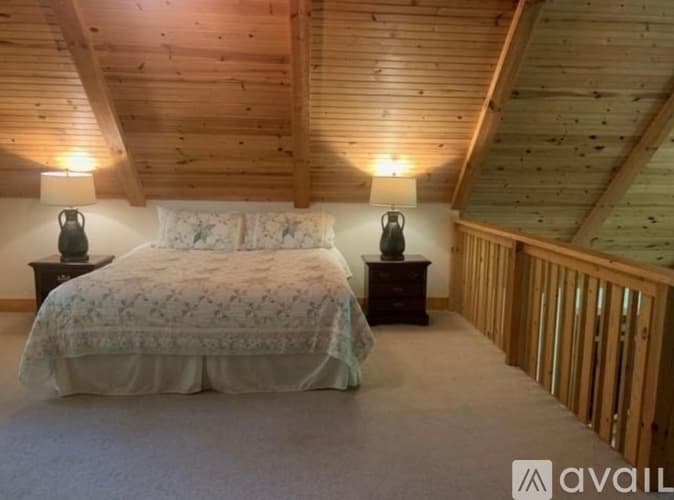 Dillard House: 560 Chalet Village Dr