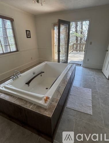 Dillard House: 560 Chalet Village Dr