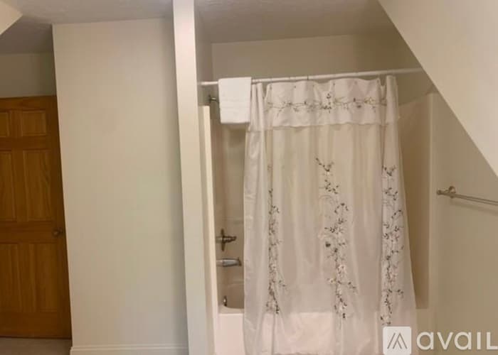 Dillard House: 560 Chalet Village Dr