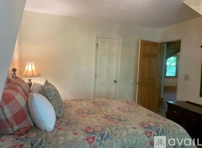 Dillard House: 560 Chalet Village Dr