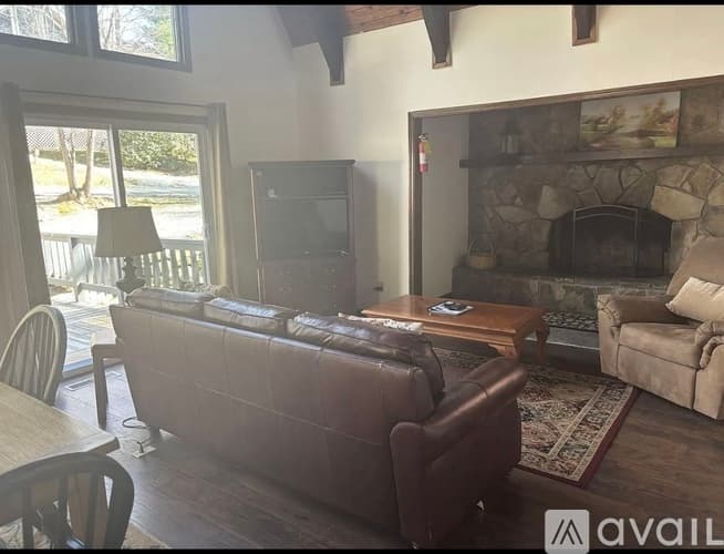 Dillard House: 680 Chalet Village Drive