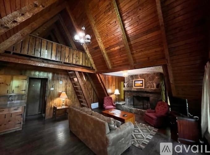 Dillard House: 339 Chalet Village Dr